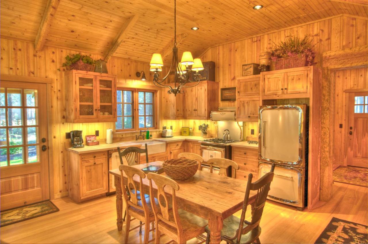 Lake Creek Lodge Бенд Екстериор снимка